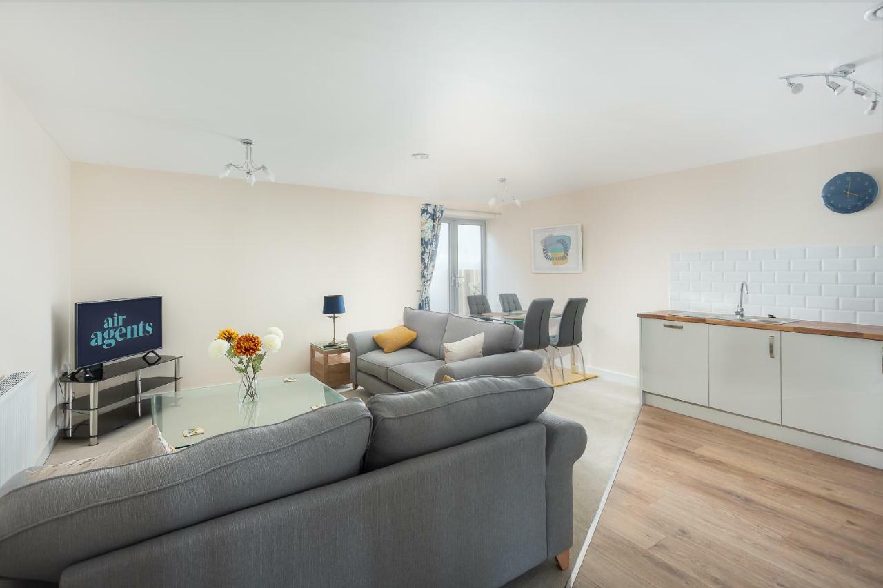 Stylish Modern City Centre Apartment Gloucester Exterior foto